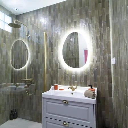 Le Charme De L'ancien, Renove - - 4 Personnes דירה ניס