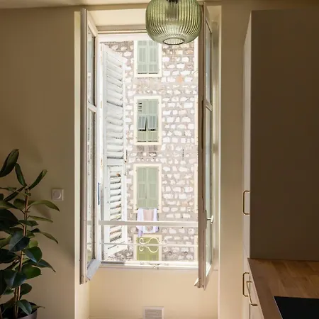 Le Charme De L'ancien, Renove - - 4 Personnes * ניס