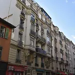 Apartamento Le Charme De L'ancien, Rénové - - 4 Personnes Niza